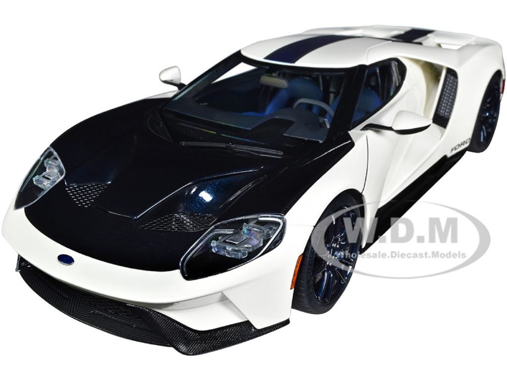 AUTOart 72926 Ford GT Heritage review: blue that nearly disappears