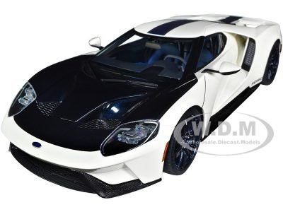 AUTOart 72926 Ford GT Heritage review: blue that nearly disappears