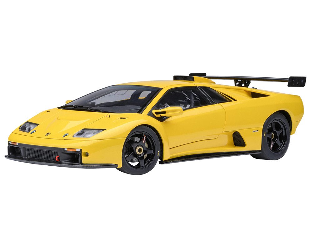 AUTOart 79138 Diablo GTR review: a race cockpit worth opening