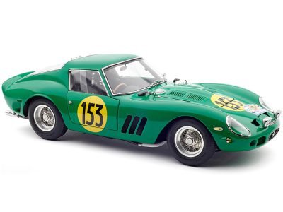 CMC M-250 green Ferrari GTO review: detailed mechanics, troublesome straps