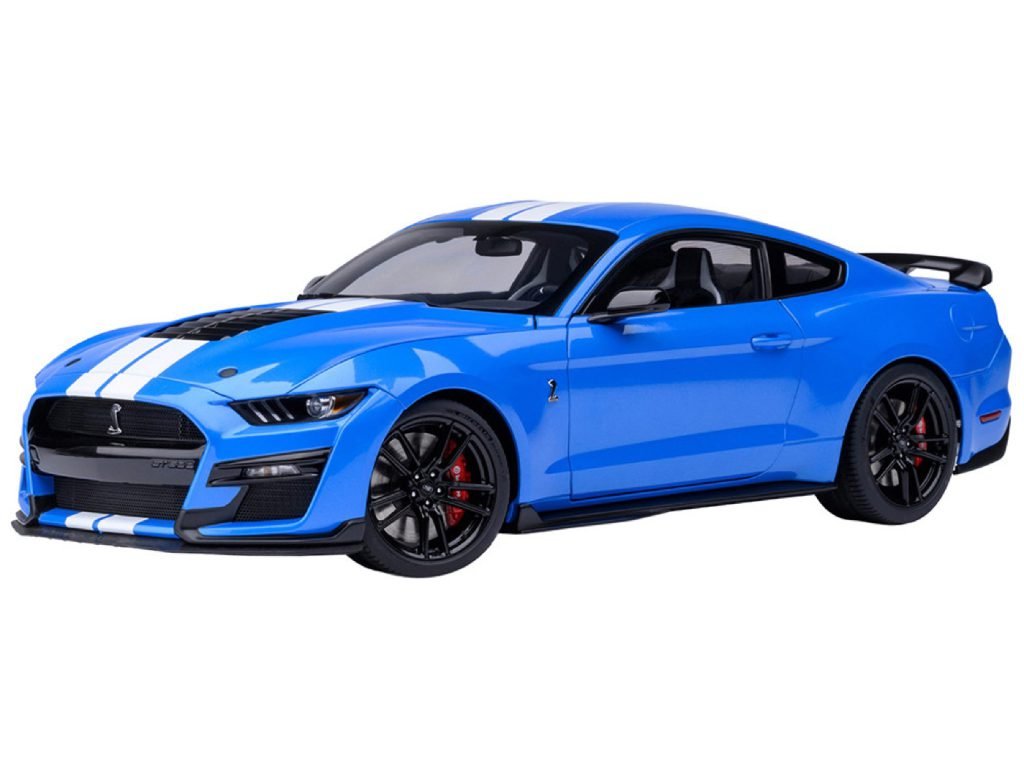 AUTOart 73094 GT500 review: the Grabber Blue display choice