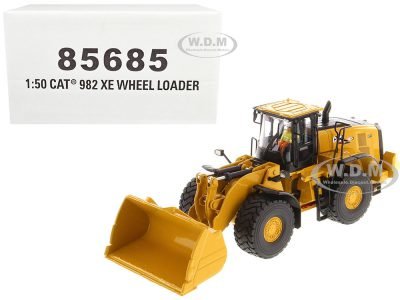 Diecast Masters 85685 CAT 982 XE review: choose the bucket silhouette