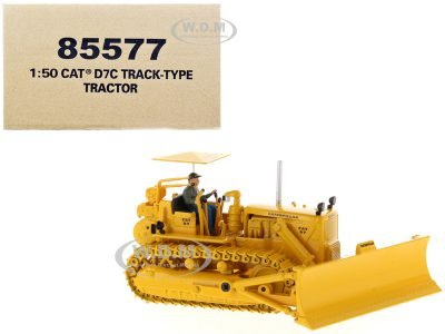 Diecast Masters 85577 CAT D7C review: a period operator defines the scene