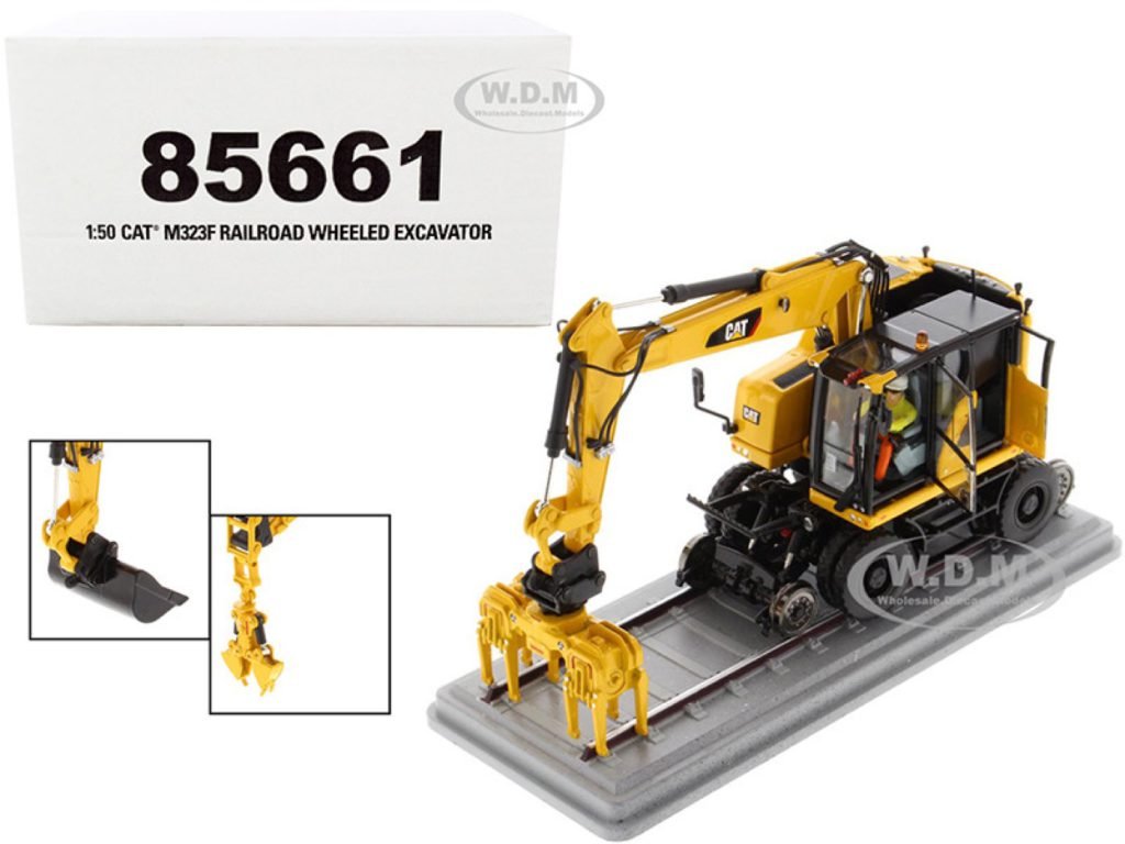 Diecast Masters 85661 CAT M323F road-rail excavator review: start with its supplied track