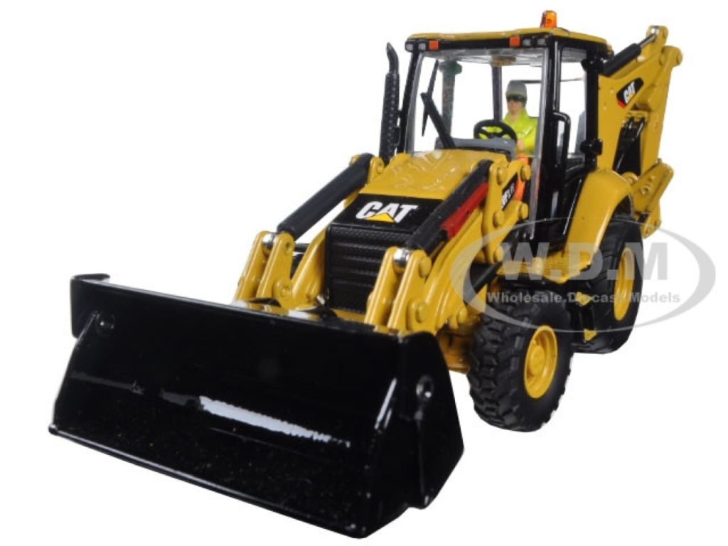 Diecast Masters 85233 CAT 420F2 IT review: versatility at both ends