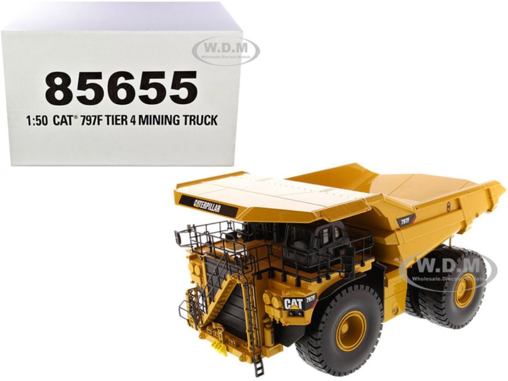 Diecast Masters 85655 CAT 797F Tier 4 review: a large mining exhibit that rewards a raised-bed view