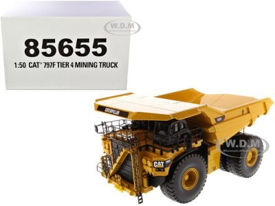Diecast Masters 85655 CAT 797F Tier 4 review: a large mining exhibit that rewards a raised-bed view