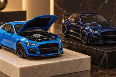 Conceptual illustration: AUTOart 73094 vs IXO 18RDC244-FO: two blue GT500 display choices